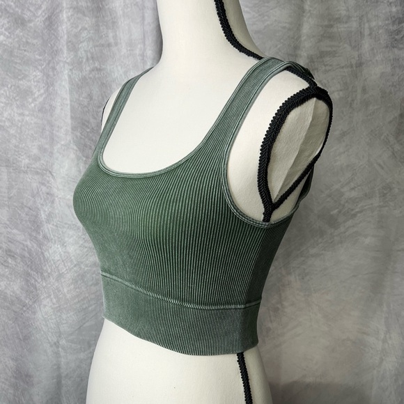 Zenana Green Ribbed Crop Top - S/M - Picture 3 of 9